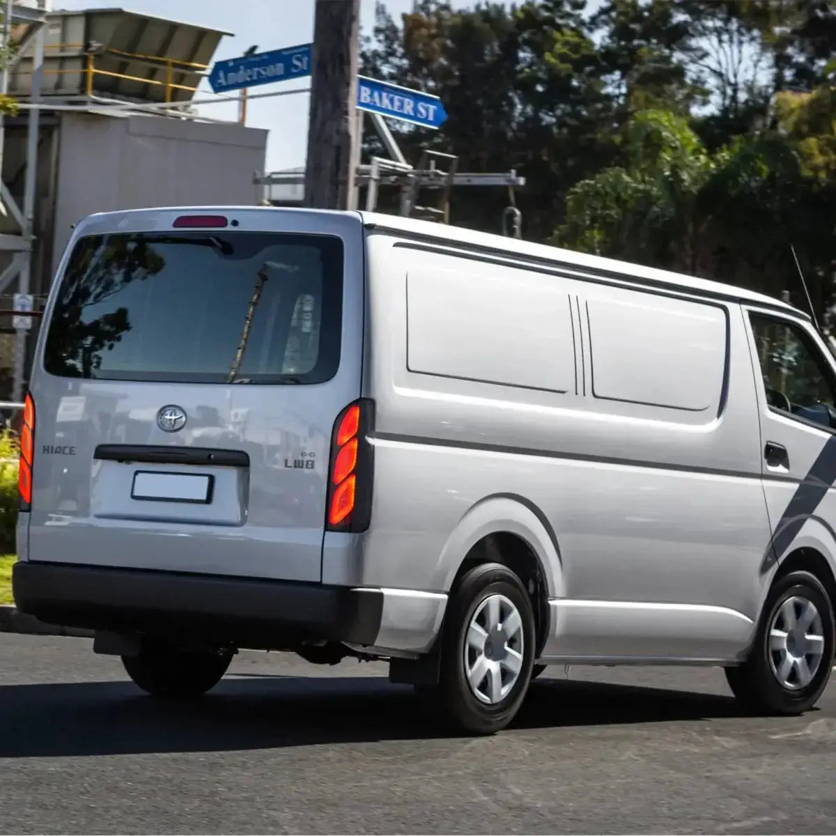 VLAND UK LED Taillights For 2005-2019 Toyota Hiace With Startup Animation